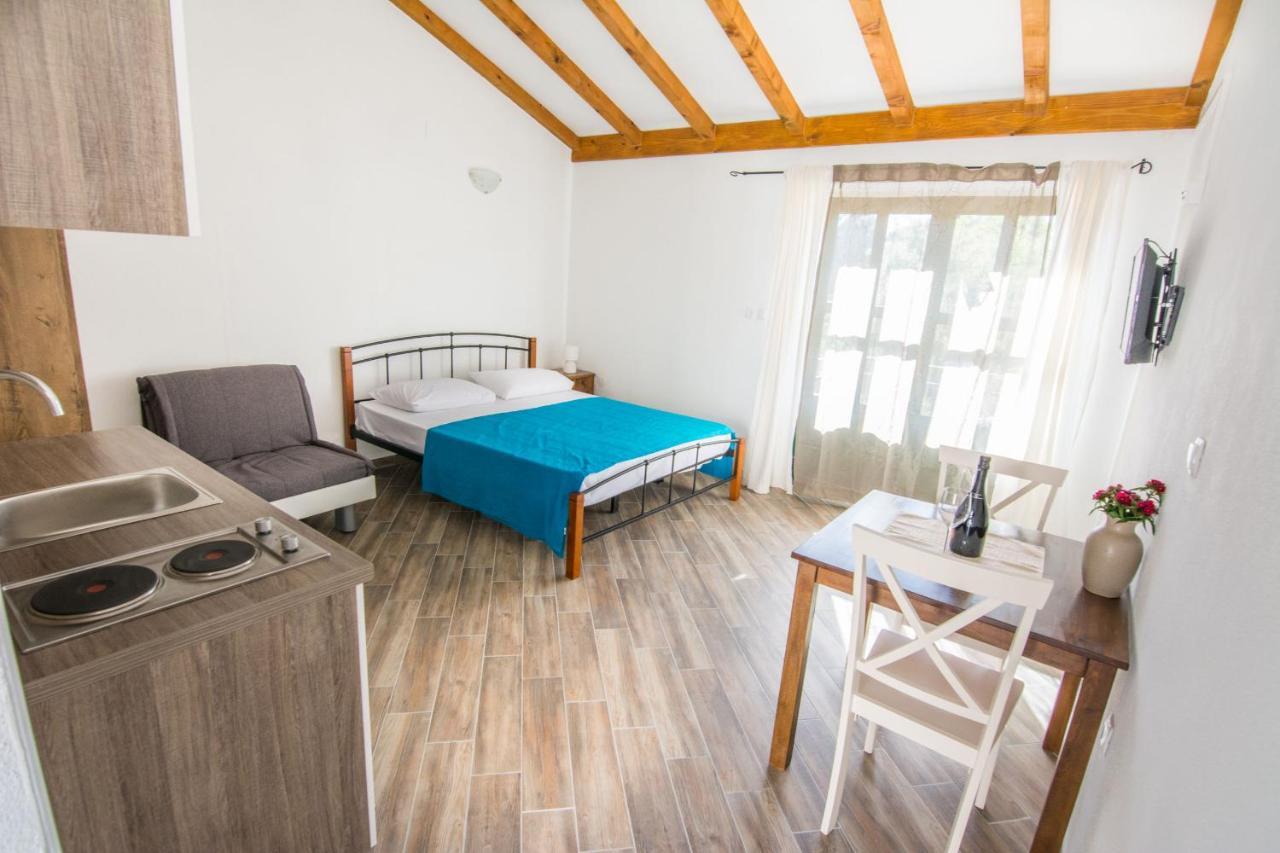 Apartments Tarragon Ugrinici Εξωτερικό φωτογραφία