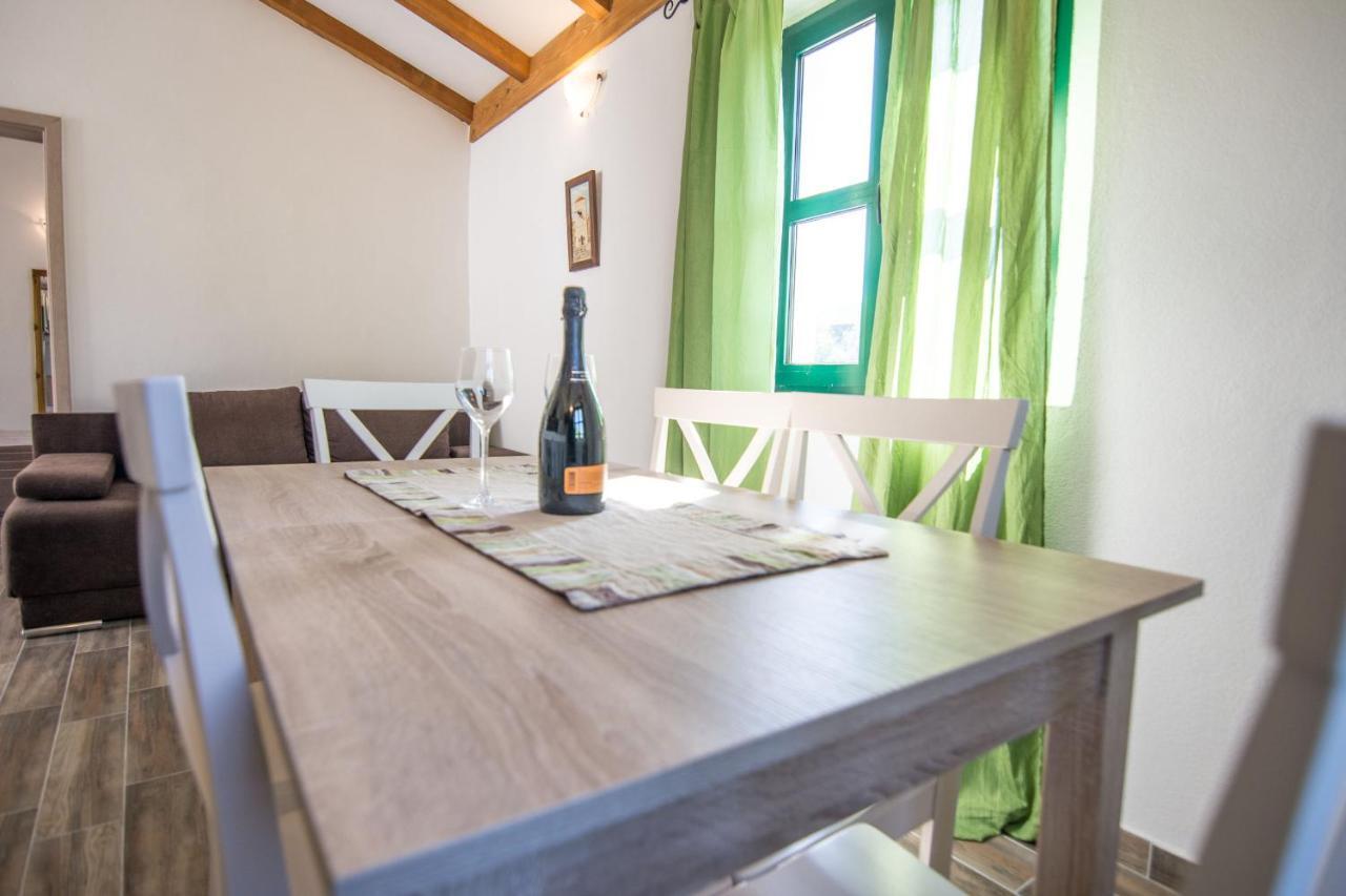 Apartments Tarragon Ugrinici Εξωτερικό φωτογραφία