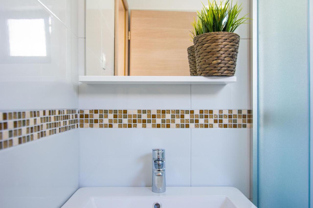 Apartments Tarragon Ugrinici Εξωτερικό φωτογραφία