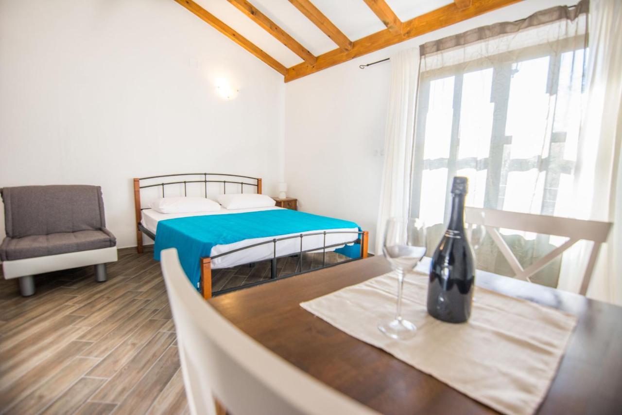 Apartments Tarragon Ugrinici Εξωτερικό φωτογραφία